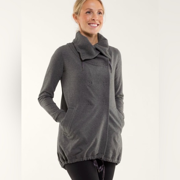 Lululemon Gratitude Wrap Grey Size 8 - Picture 1 of 14